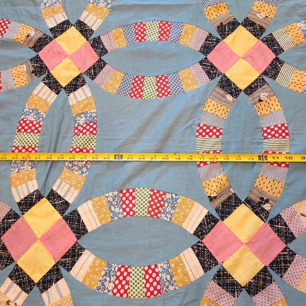 Vintage Double Wedding Ring Quilt Top Hand Pieced Scalloped Ring Edge 74 X 90 - Picture 5 of 7